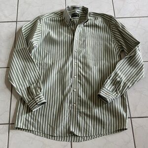 Eddie Bauer Men’s Button-Down